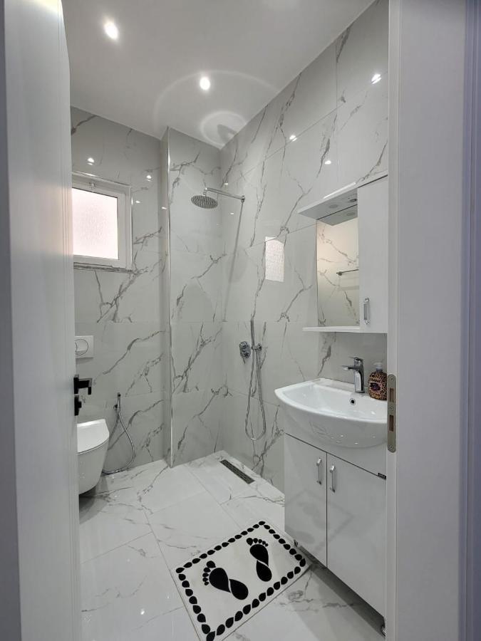 Luxury Room'S By Lika Sarandë Exterior foto